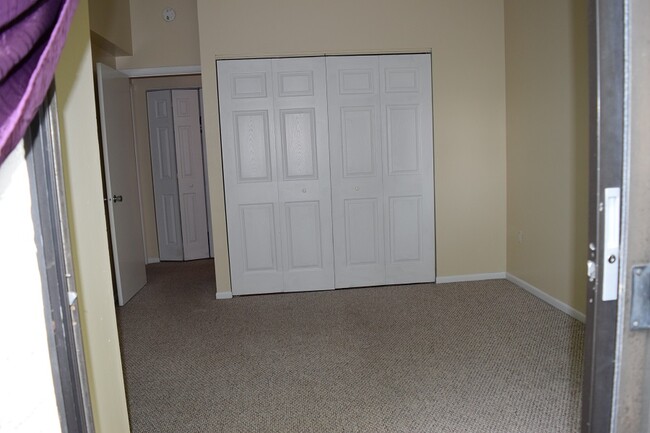 Building Photo - 801 Stratford Dr