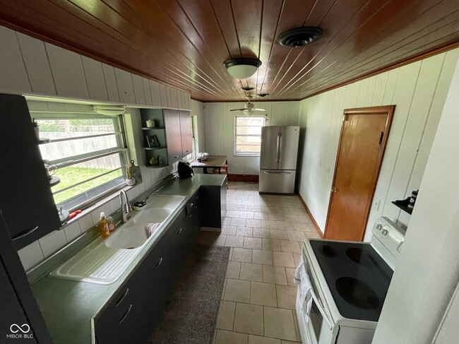 Building Photo - 2920 Highwoods Dr