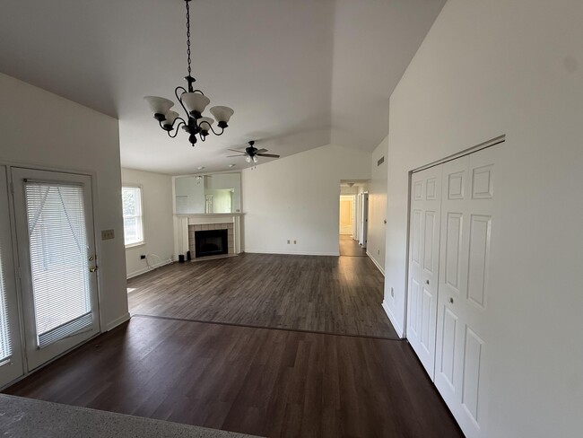 Building Photo - 390 Retrac Rd