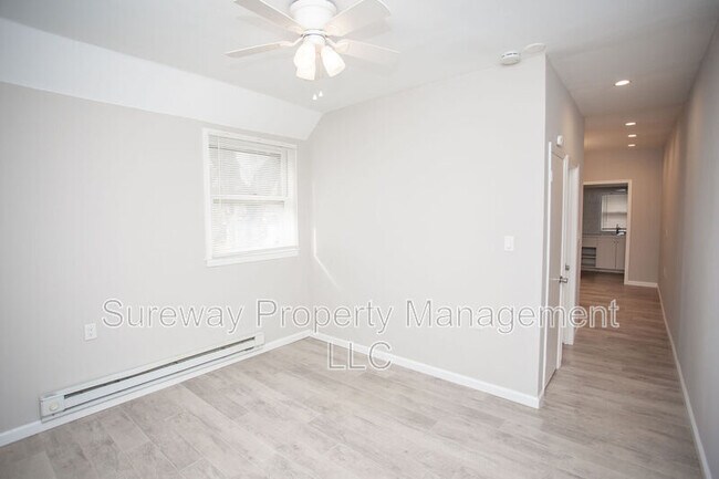 Building Photo - 37 Claypoole Ave