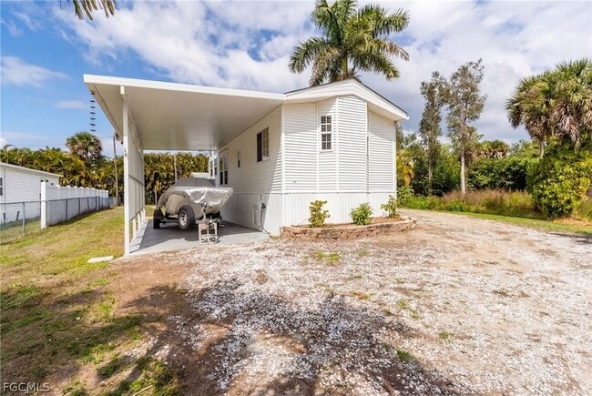 Building Photo - 7270 Pinehurst Rd