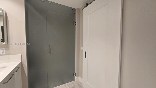 Building Photo - 100 E Las Olas Blvd