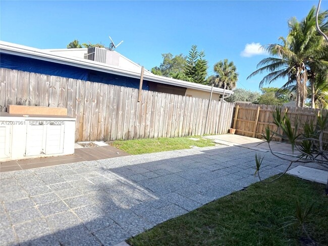 Building Photo - 2111 N 26th Ave
