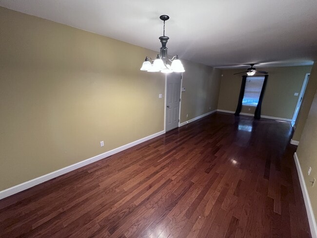 Building Photo - 188 Meadowick Dr