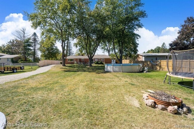 Building Photo - 4111 S State Rd
