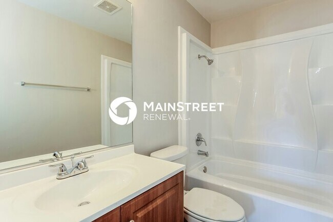 Building Photo - 3 Bedroom Pet-Friendly Home in TUCSON, AZ with Main Street Renewal