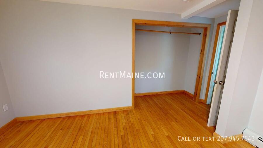 Building Photo - 118 Grove St