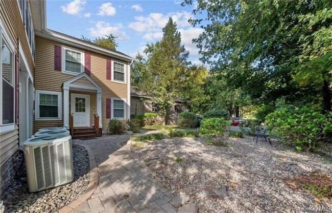 Building Photo - 10 Burnside Ave