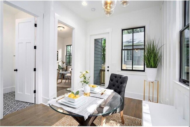 Building Photo - 178 Richardson St SE