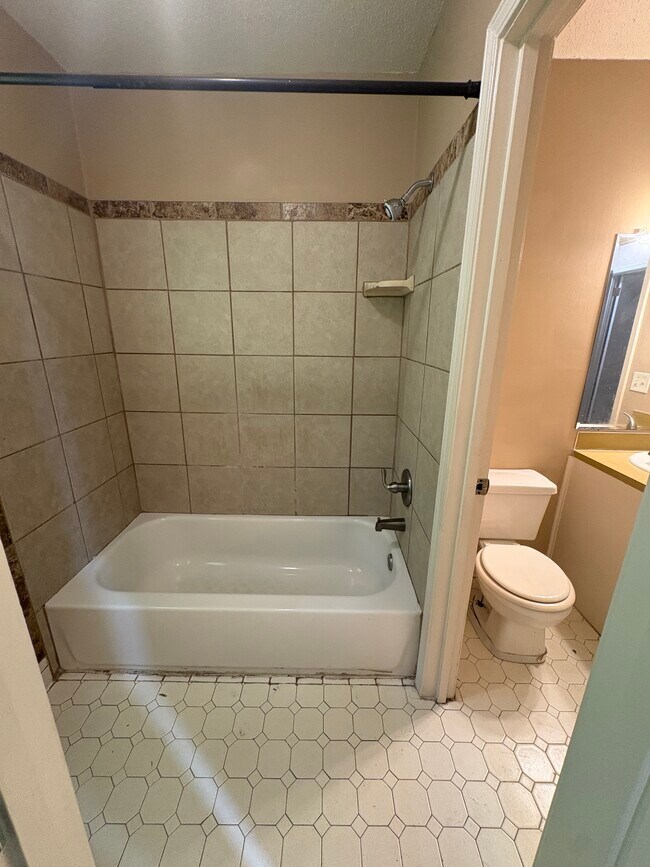 Building Photo - 321 Sultan Ct
