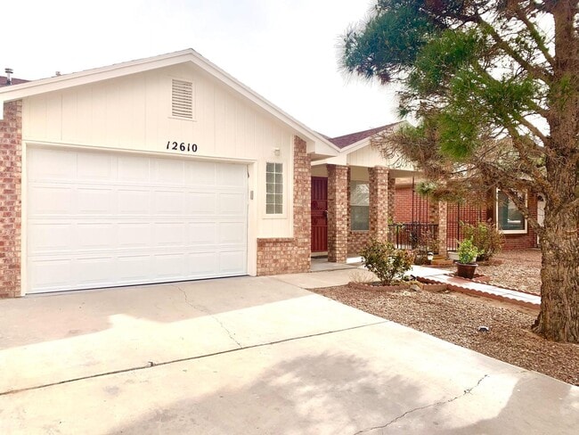 Building Photo - 12610 Kari Anne Dr