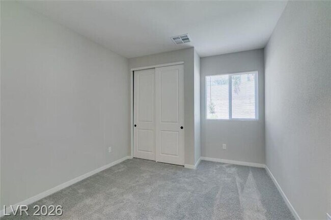 Building Photo - BEAUTIFUL 4 BEDROOM PROPERTY IN GATED COMMUNITY!