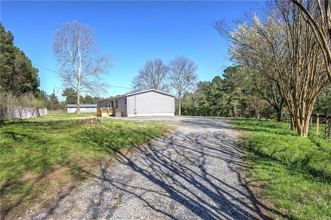 Building Photo - 81 Popham Rd