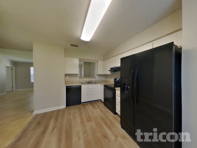 Building Photo - 1553 Kingfisher Blvd