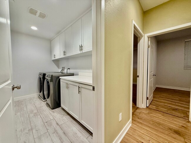 Building Photo - 8315 N Peyton Way