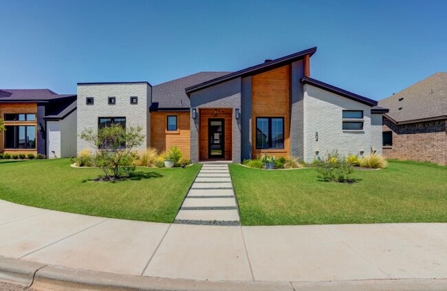 Building Photo - 504 Brookshire Ave