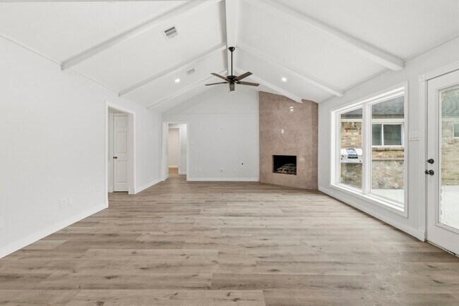 Building Photo - 15215 Parkville Dr