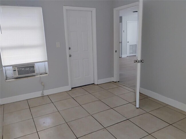 Building Photo - 254 SW 15th St