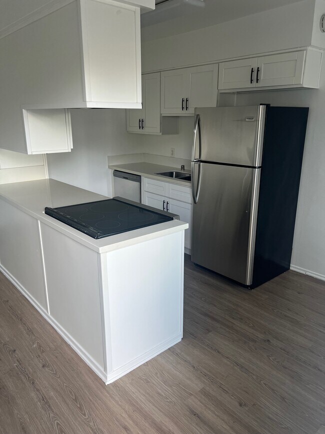 Building Photo - 3564 Del Amo Blvd