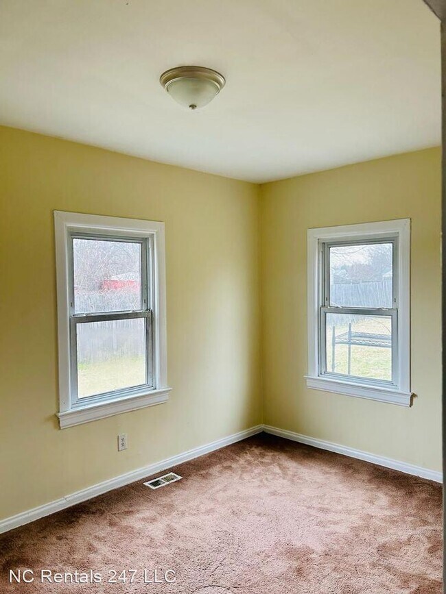 Building Photo - 2 br, 1 bath House - 1302 Cypress Street