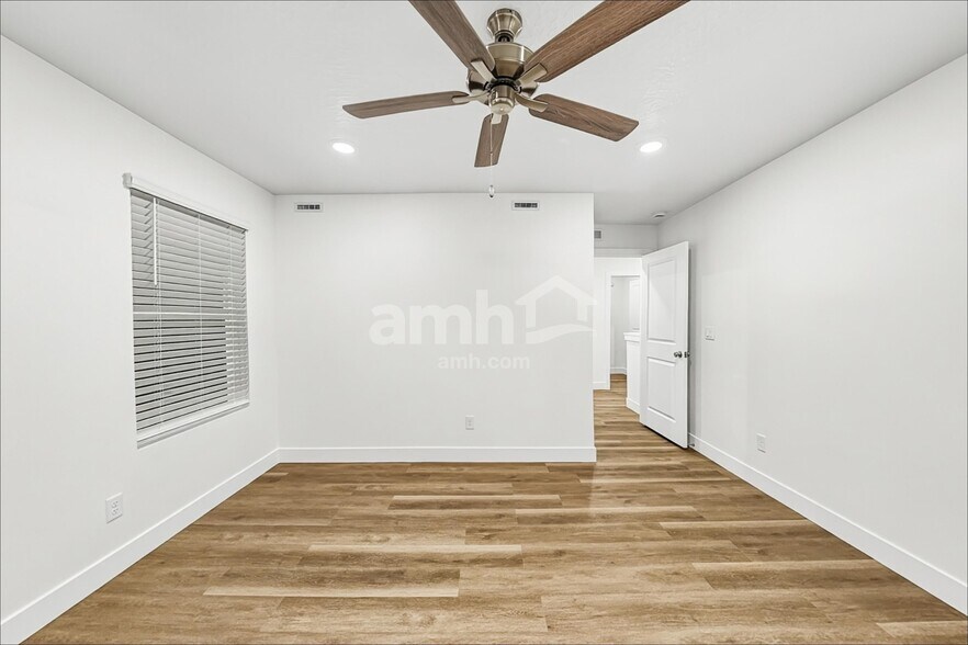 Building Photo - 7691 Castleton Ln