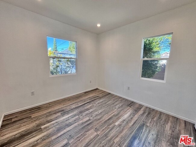 Building Photo - 3774 S Gramercy Pl