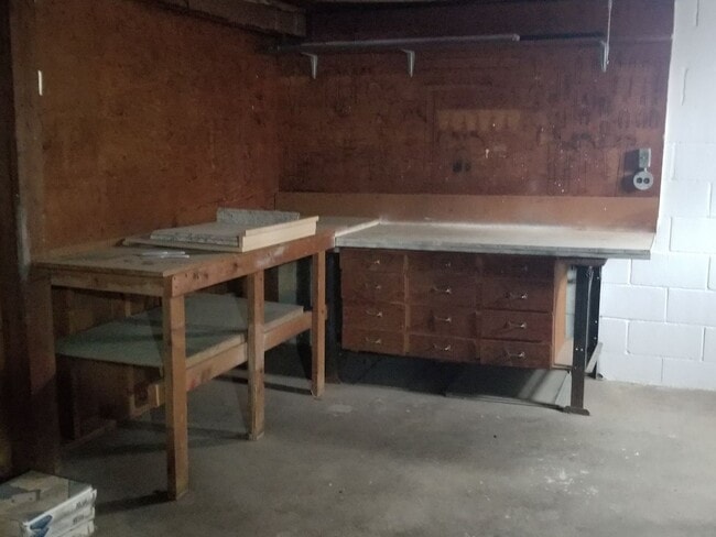 Building Photo - 2028 E South St