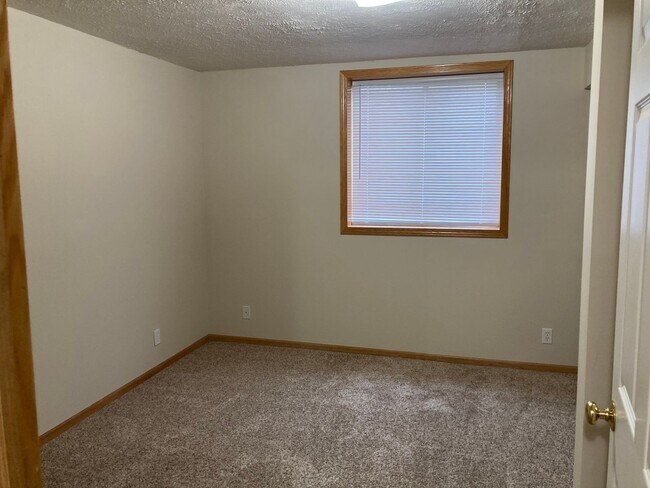 Building Photo - 3200 S 79th St