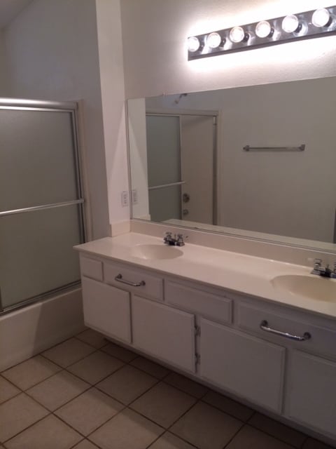 Building Photo - 3 BEDROOM, 2 BATH VICTORVILLE HOME. COMMUTER FRIENDLY!  NEAR AMARGOSA AND MOJAVE