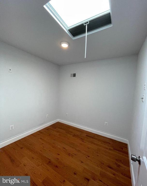 Building Photo - 615 N 11th St