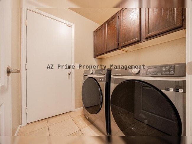 Building Photo - 9603 S 51st St