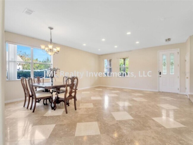 Building Photo - 5 bedroom 3.5 bath home in Stevens Plantat...