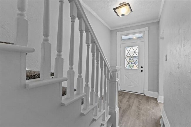 Building Photo - 616 Highland Ave