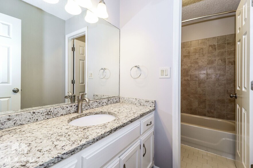 Building Photo - 1446 Lacewing Trace Dr