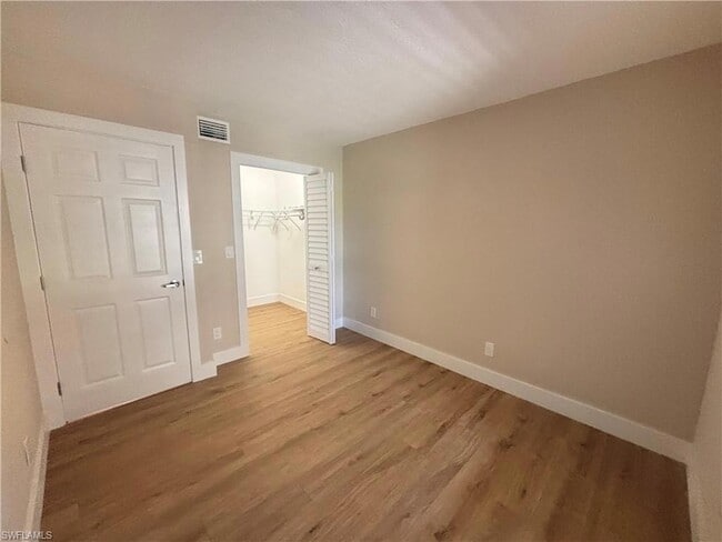 Building Photo - 5305 Summerlin Rd