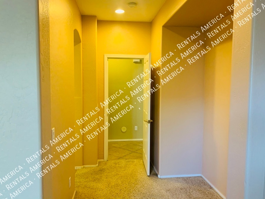 Building Photo - 103 W Hawk Way