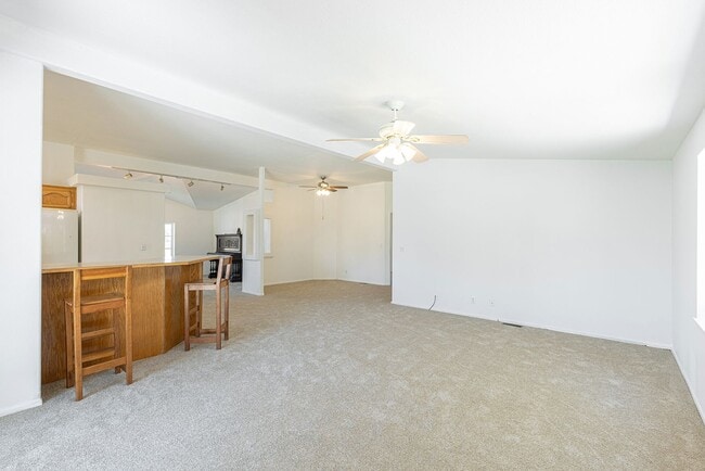 Building Photo - TENTATIVELY RENTED Rare Home, 3 Bedrooms, 2 Bathrooms, Rural Setting