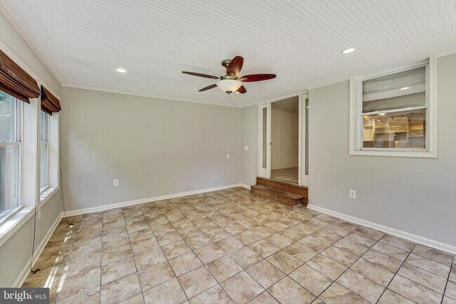 Building Photo - 4112 Spruell Dr