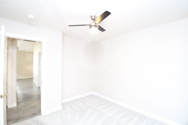 Building Photo - 15844 W Papago St