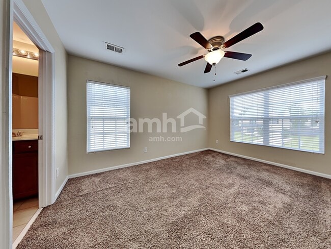 Building Photo - 409 Lakewind Dr