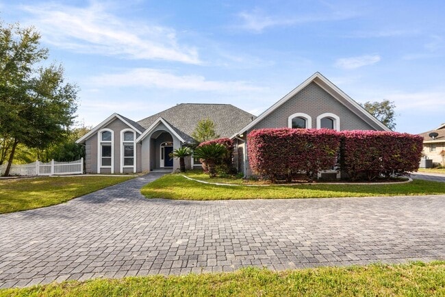 Building Photo - 83 Lake Lorraine Cir