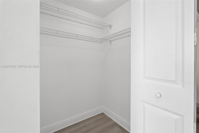 Building Photo - 2681 N Flamingo Rd