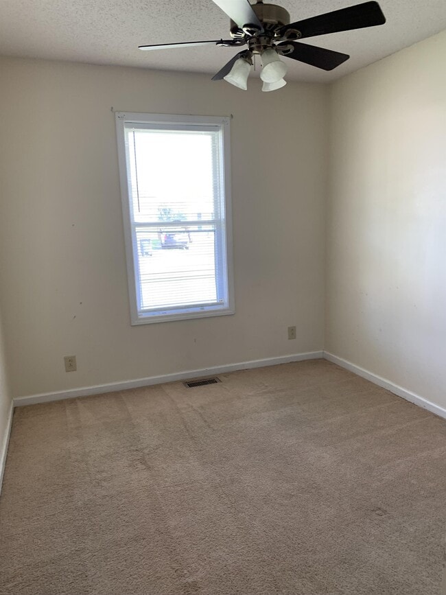 Building Photo - 1928 Timberline Cir