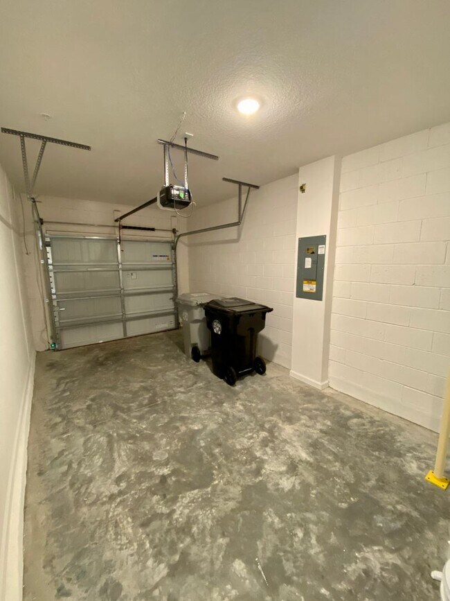 Building Photo - Brand New Townhome for Rent in Gated Commu...