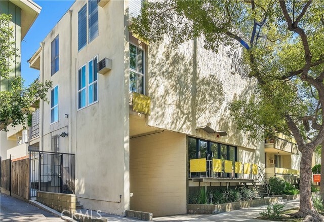 Building Photo - 320 S Gramercy Pl