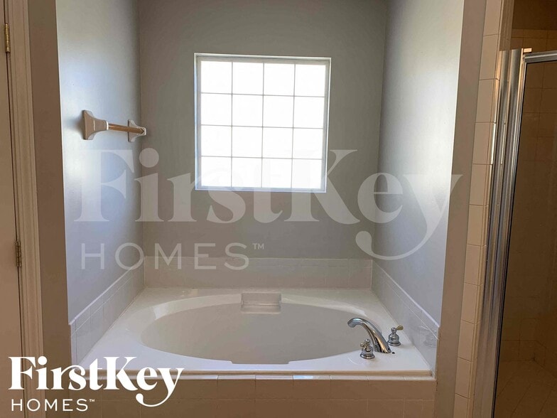Building Photo - 2831 Harvest Moon Dr