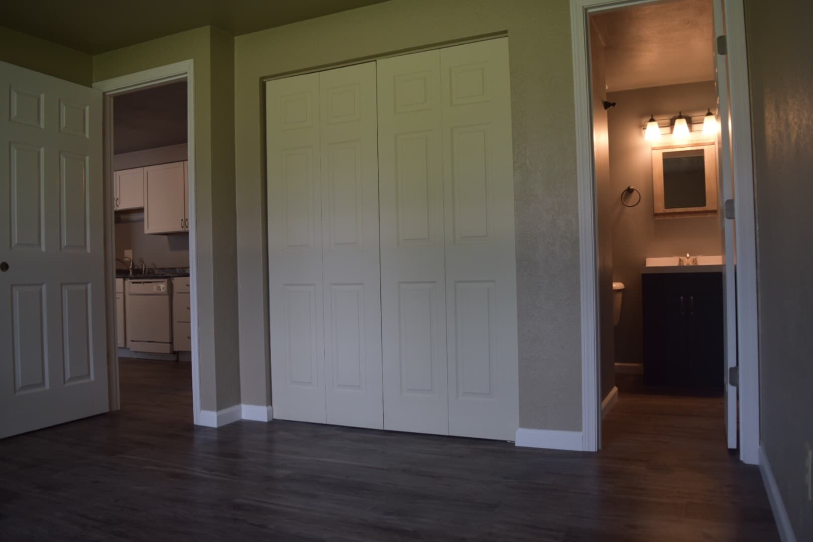 Master bedroom closet - 108 Wood Ct