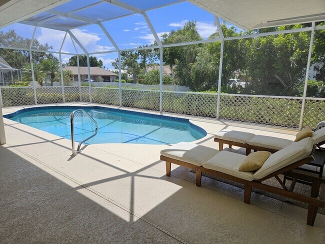 Building Photo - Seasonal Short-Term Private Heated Pool Home with 3 Bedroom, 2.5 Bath, 2 Car Garage in Sorrento W...