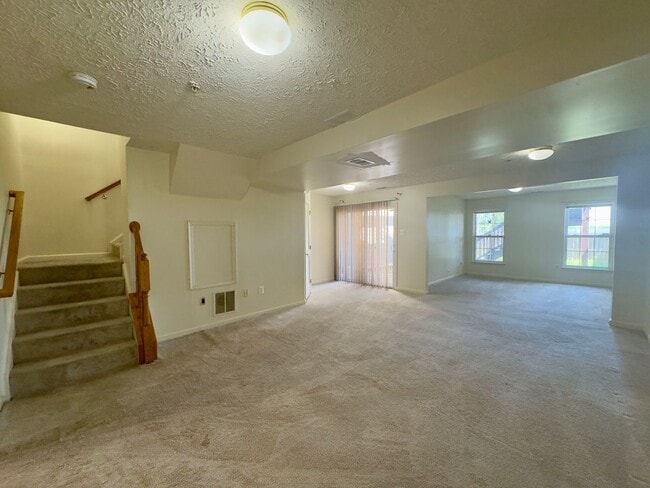 Building Photo - 537 MacIntosh Cir