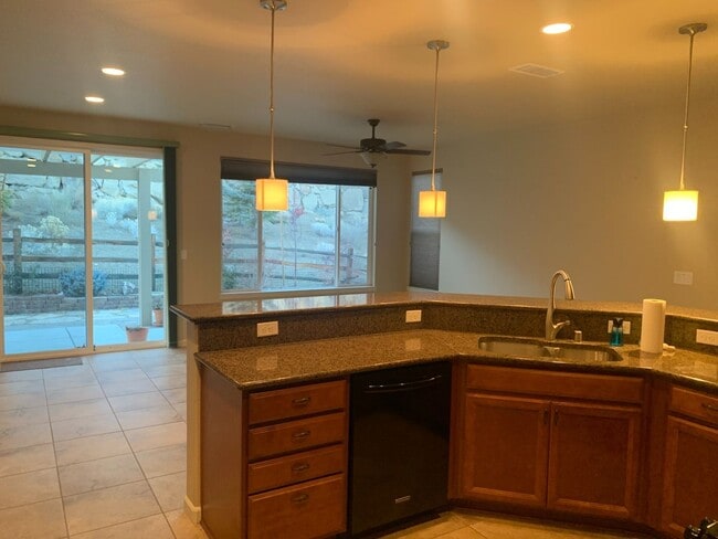 Building Photo - Executive Home in 55+ Del Webb Community of Somersett